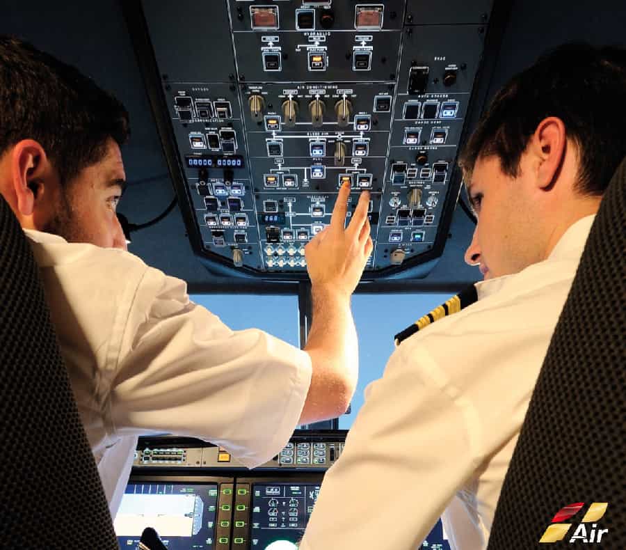 flight-simulator-alsim-alx-a320 Cabin cockpit flight simulator alsim alx panel top commander flight