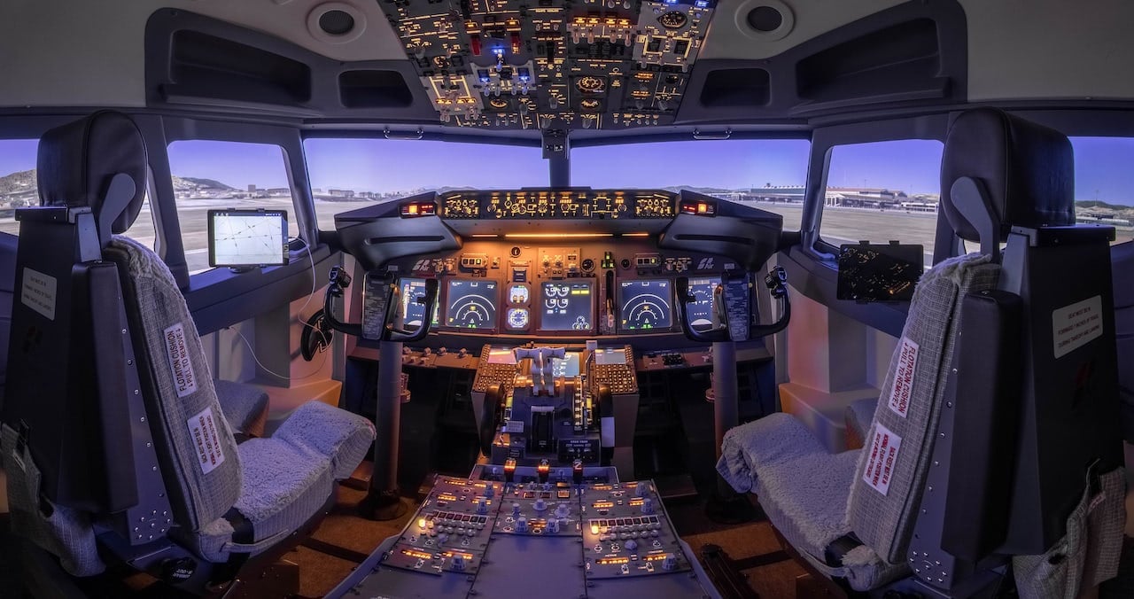 Boeing 737-800NG Flight Simulator Experience