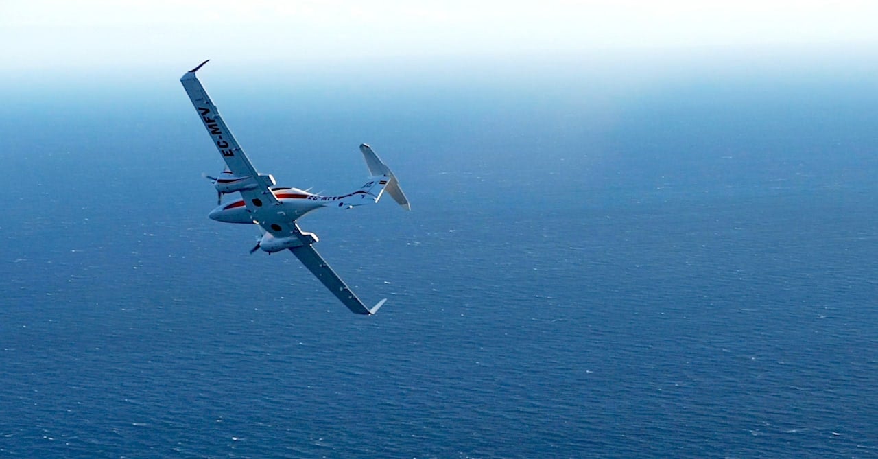 Top Gun: How fighter jet pilots withstand high G