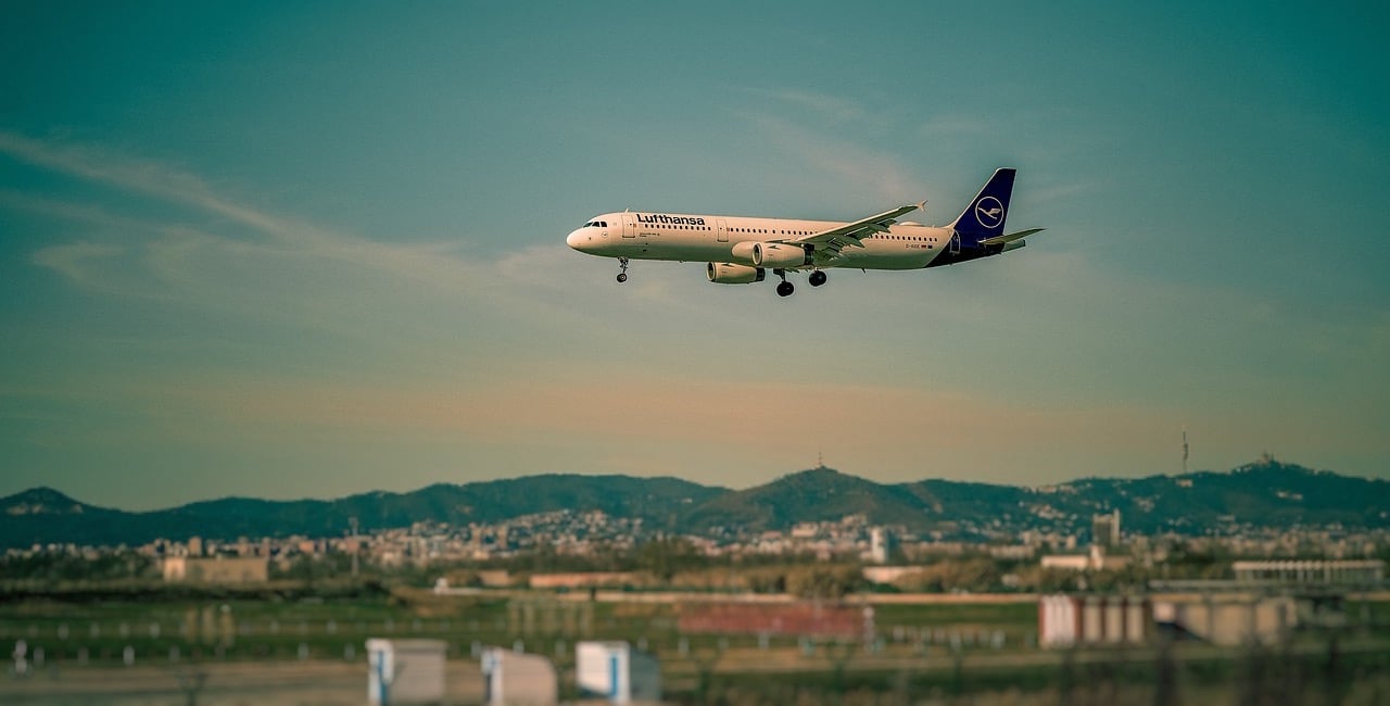 Aircraft landing at an european airport