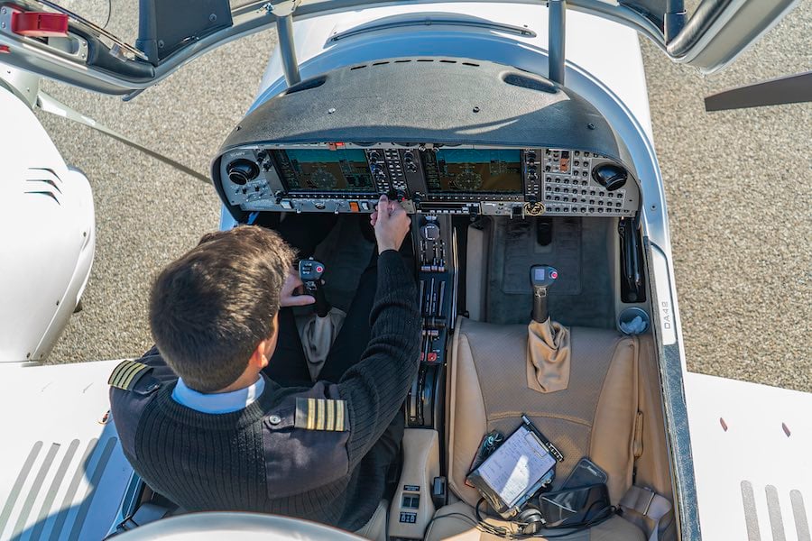 A single-engine aircraft cockpit