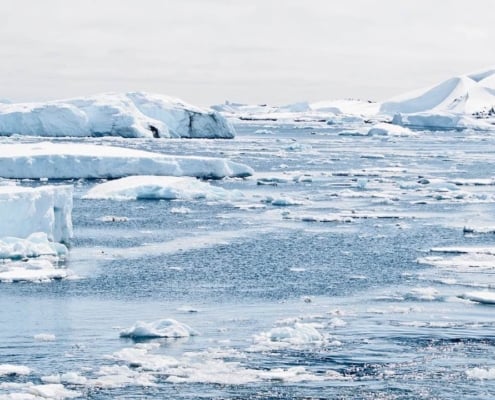 Boeing 787 lands at the Antarctic for the first time