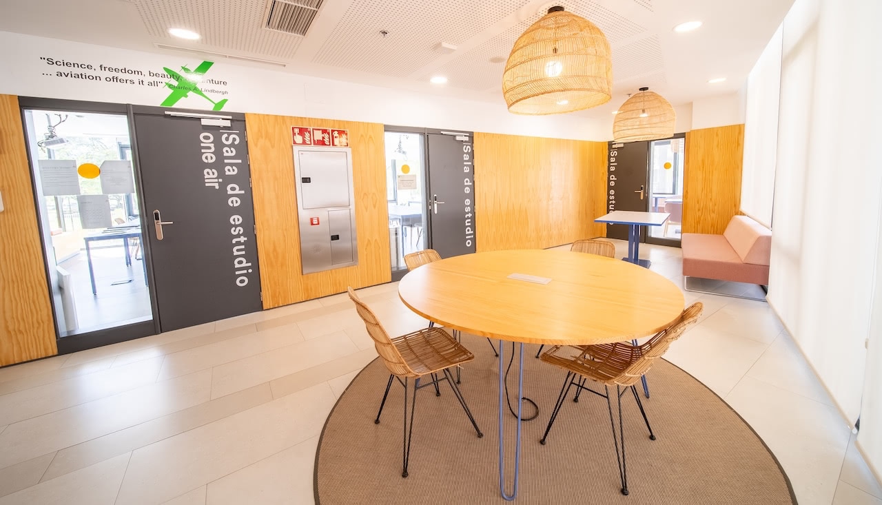 study-lounges-for-one-air-students
